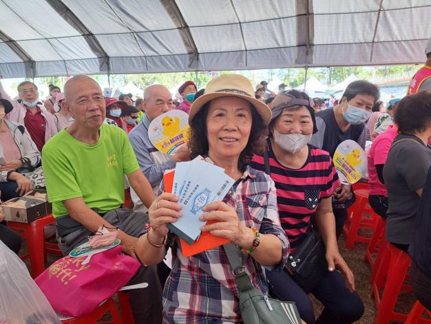 鳳山區熱情參與2025世界地球日活動，綠能運動High翻苓雅運動園區！