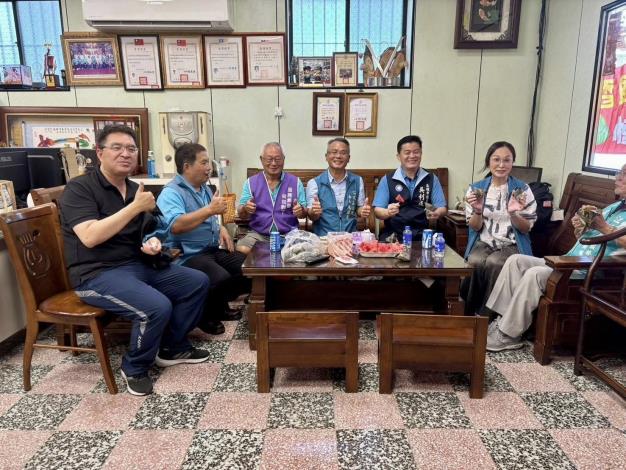 端午節將至，粽香傳情、溫暖人心-今天八卦里辦公處舉辦「粽葉飄香送...