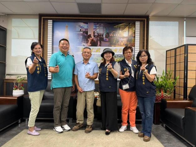 攜手關懷弱勢愛在仁武-仁武是一座充滿愛與關懷的溫馨城鎮，在江瑞鴻...