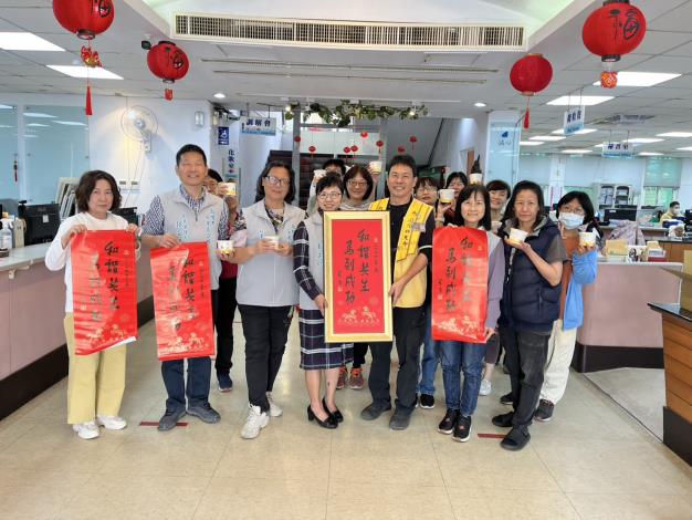 佛光山岡山分會臘八粥送暖