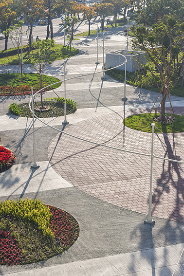 中央舞臺 線性燈帶裝置日間效果