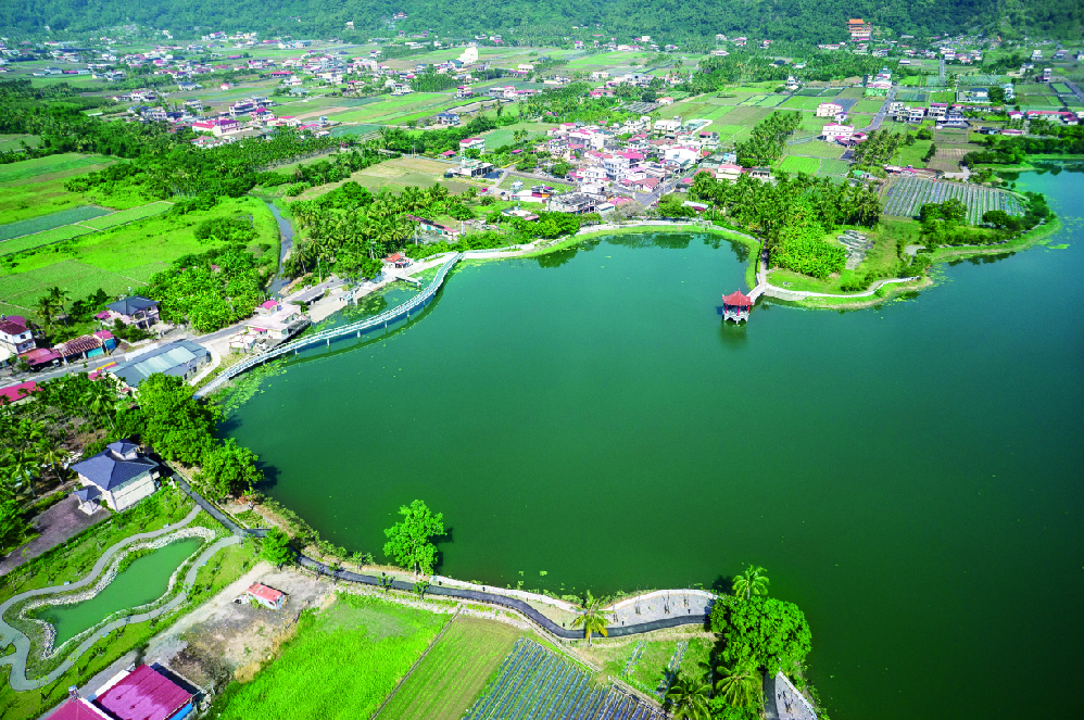 Meinong Lake
