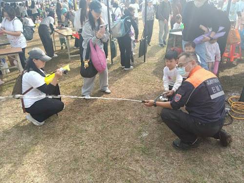 守護兒童安全 鳥松消防隊攜手彭婉如基金會  澄清湖闖關學防火