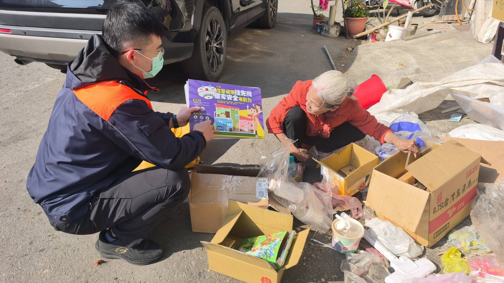 因應囤積住宅火災風險　大社消防分隊強化居家訪視與防火宣導作為