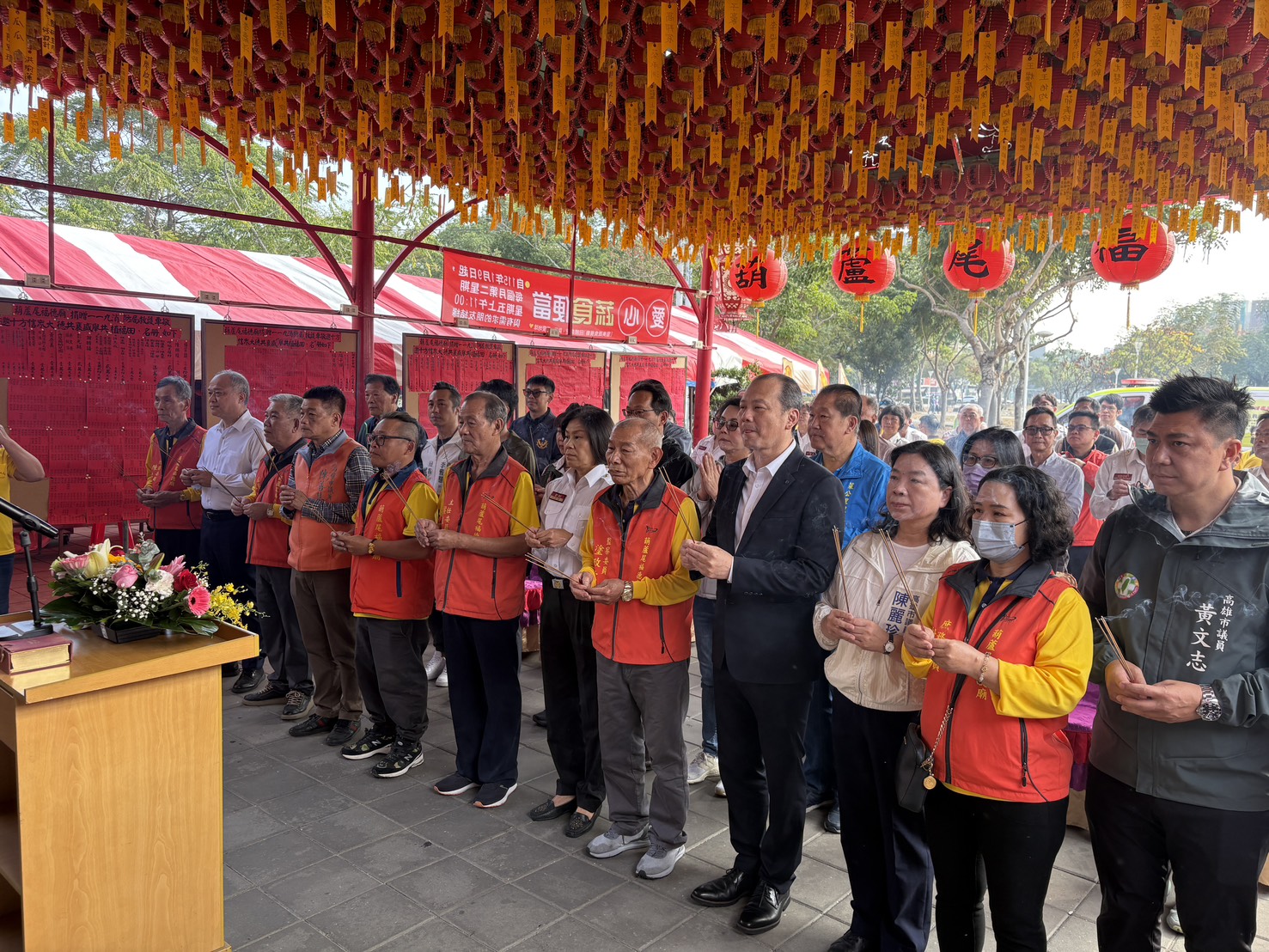 守護鄉里愛心傳承 葫蘆尾福德廟捐贈新莊分隊高階救護車