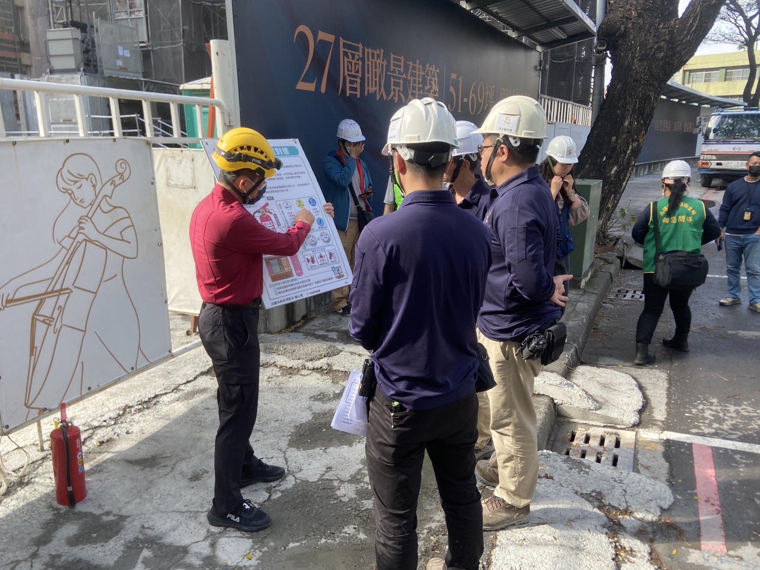 高市苓雅消防、工務局強強聯手！建築工地聯合稽查 守護工安零死角