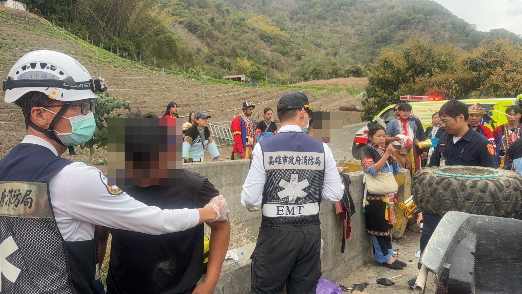 南橫87K車輛翻覆7人受傷，消防局馳援救護送醫