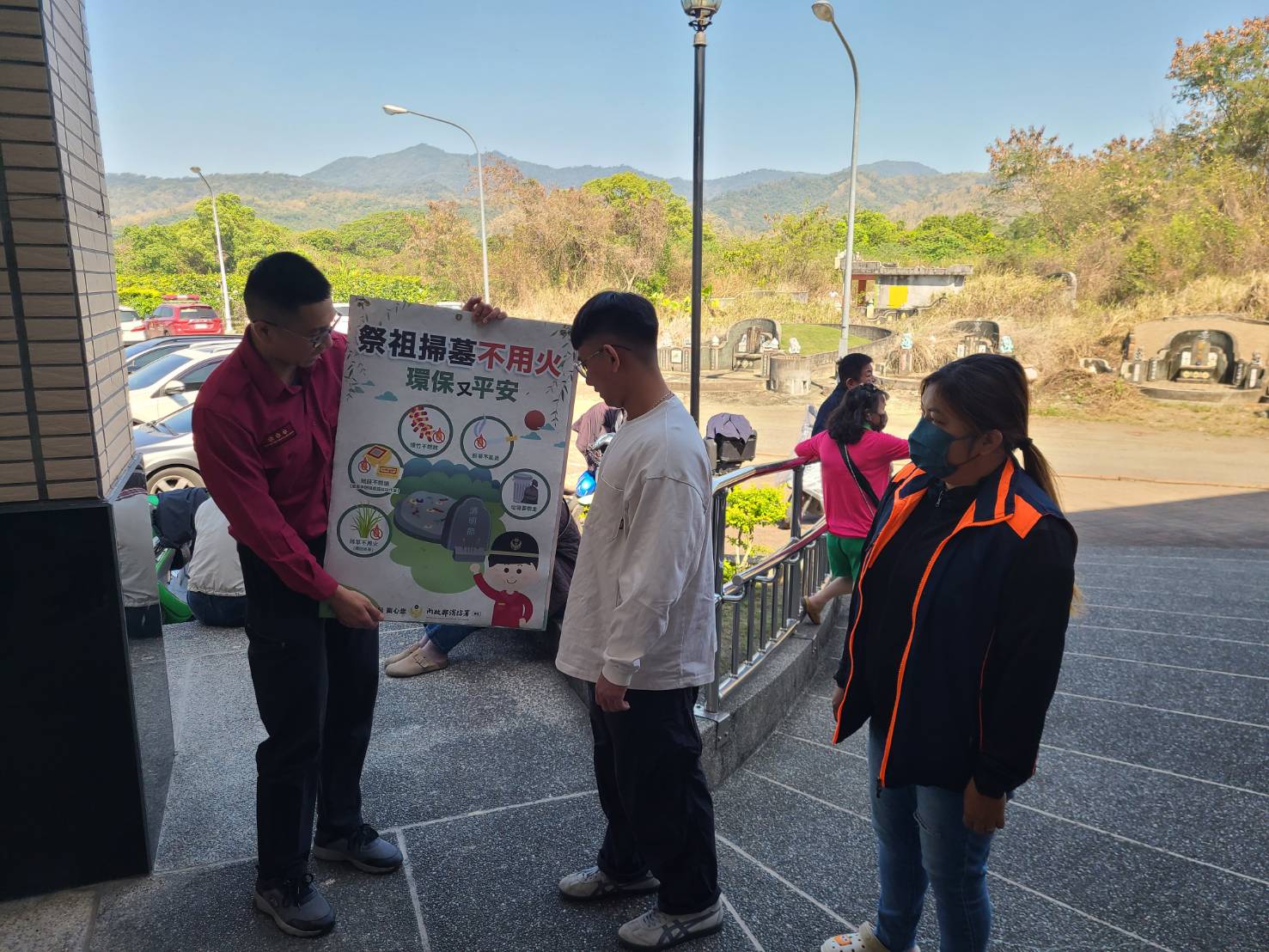 六龜消防隊強化清明防火宣導　空拍機巡查提升安全防護
