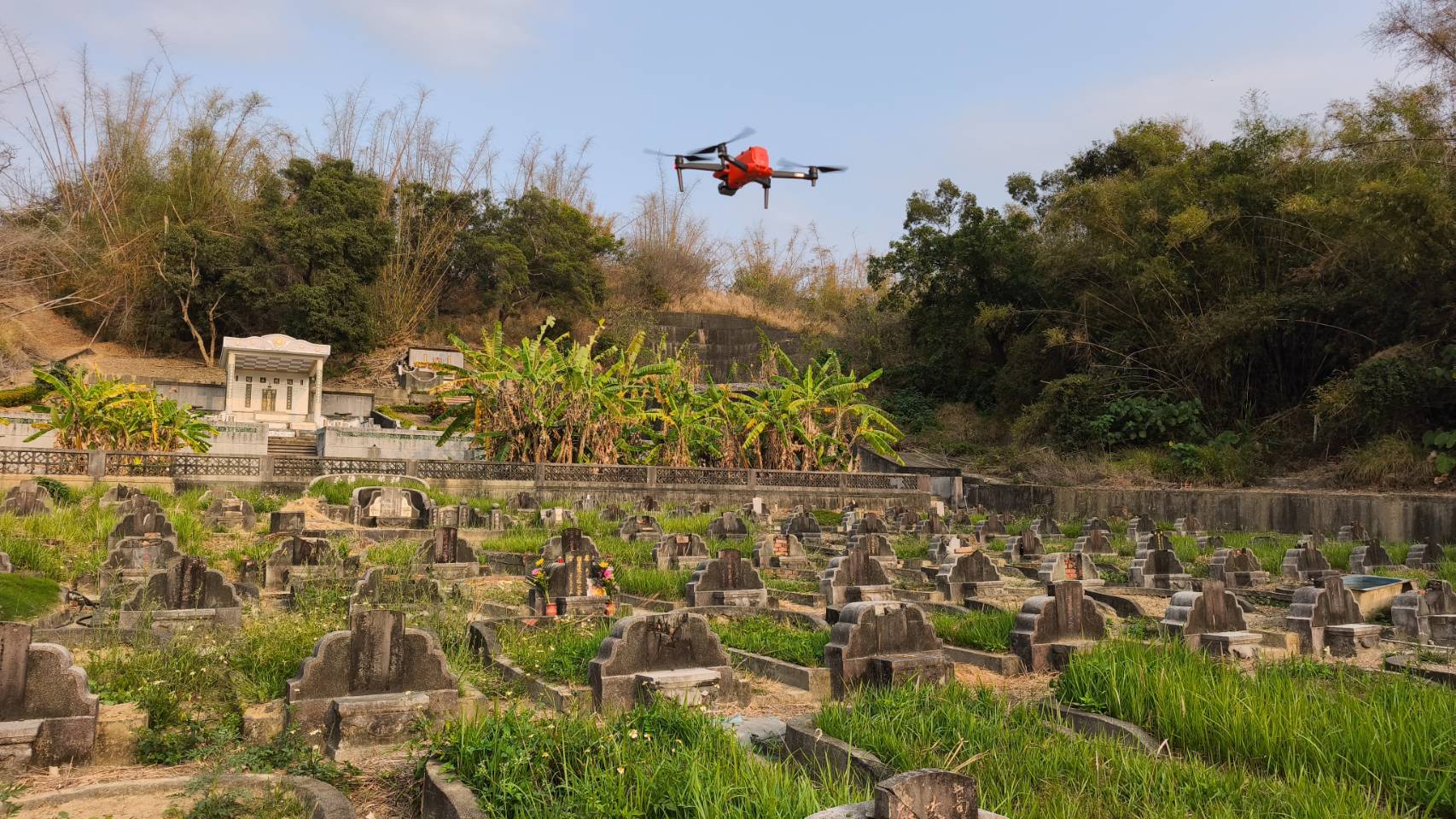 大社消防分隊推動清明防火  加強墓園巡查與空拍蒐證