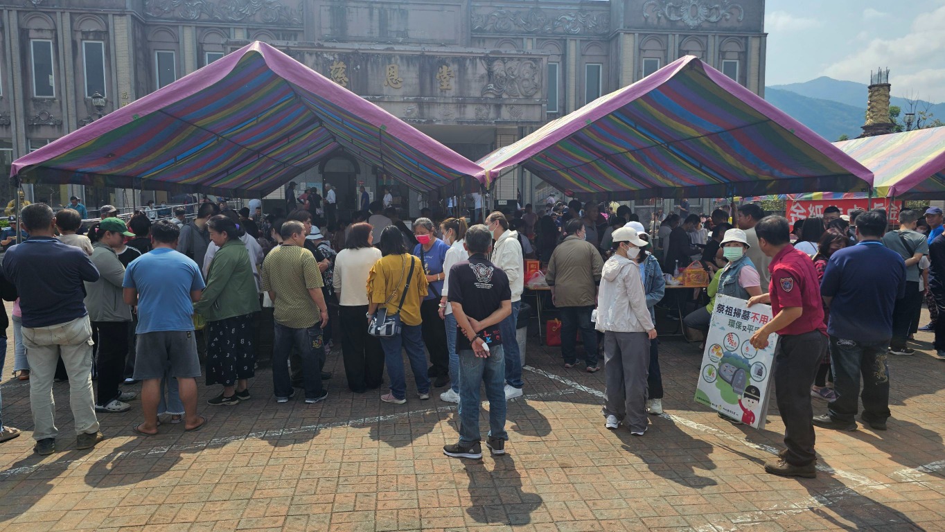 六龜消防隊清明節前夕加強防火宣導 提醒民眾注意安全