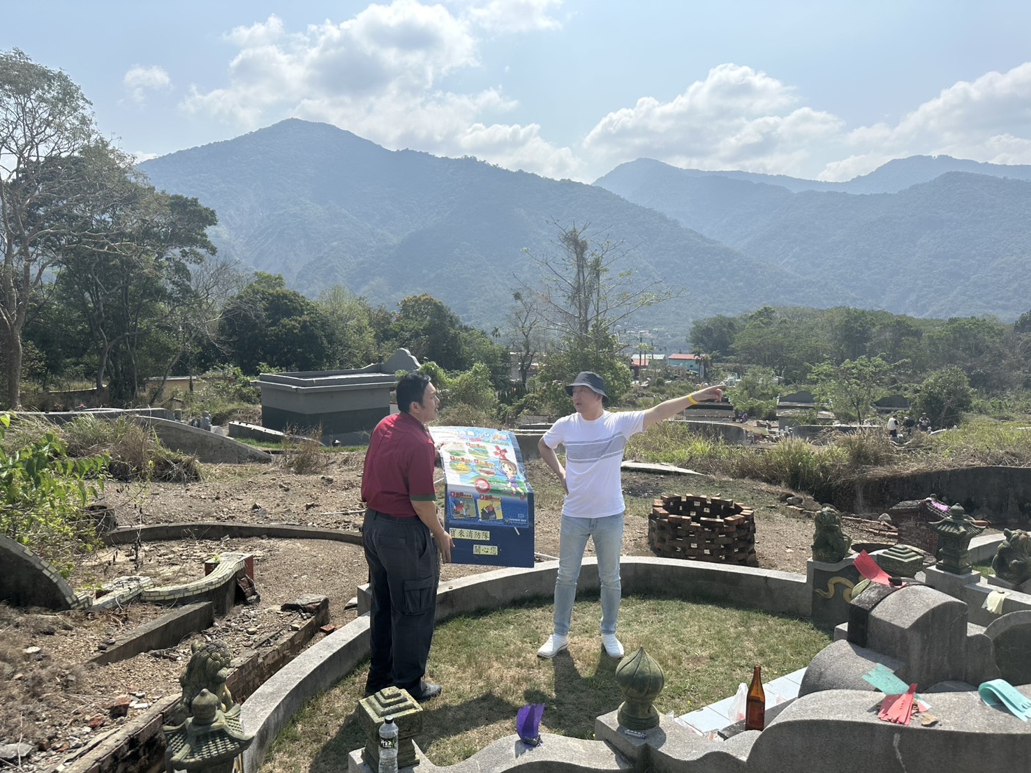 清明將至，寶來消防隊加強山區公墓巡邏籲民眾慎用火源、防範山林火災