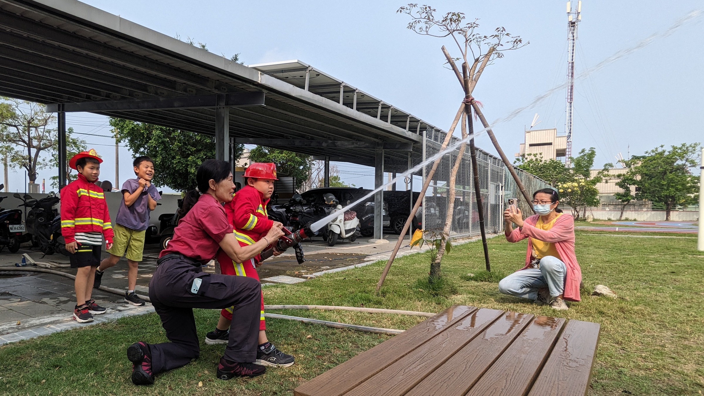 保命絕招不私藏！彌陀消防進駐壽齡國小 傳授小小防災必修課