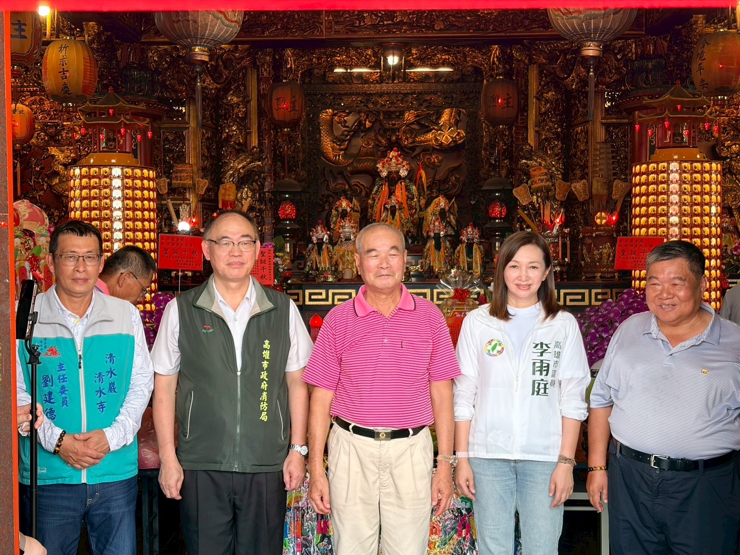 林園地方仕紳黃東輝熱心公益回饋鄉里捐贈救護車 攜手消防局守護市民生命安全