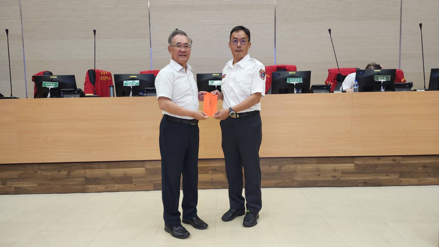 運用無人機成功尋獲失蹤民眾 高市消防局表揚績優消防員