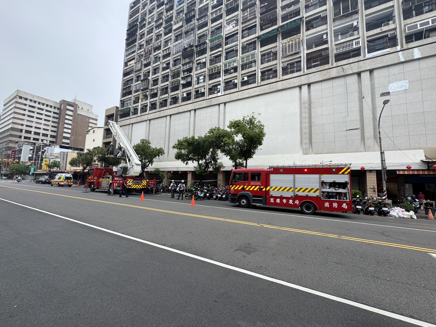 強化高樓救災戰力！鼓山分隊於七賢大樓展開實兵搶救演練