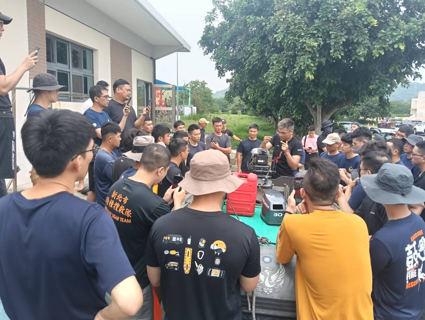 高雄市政府消防局辦理充氣橡皮艇專業訓練 強化水域救援能力