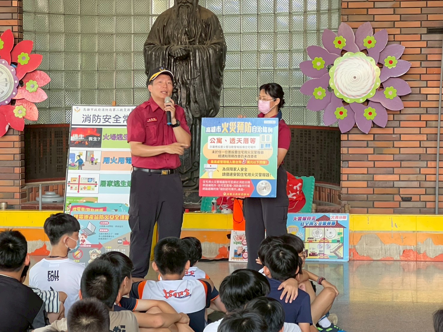 最暖的防災課！大昌消防隊前進陽明國小 親授女兒「停趴滾」擁抱融化全場