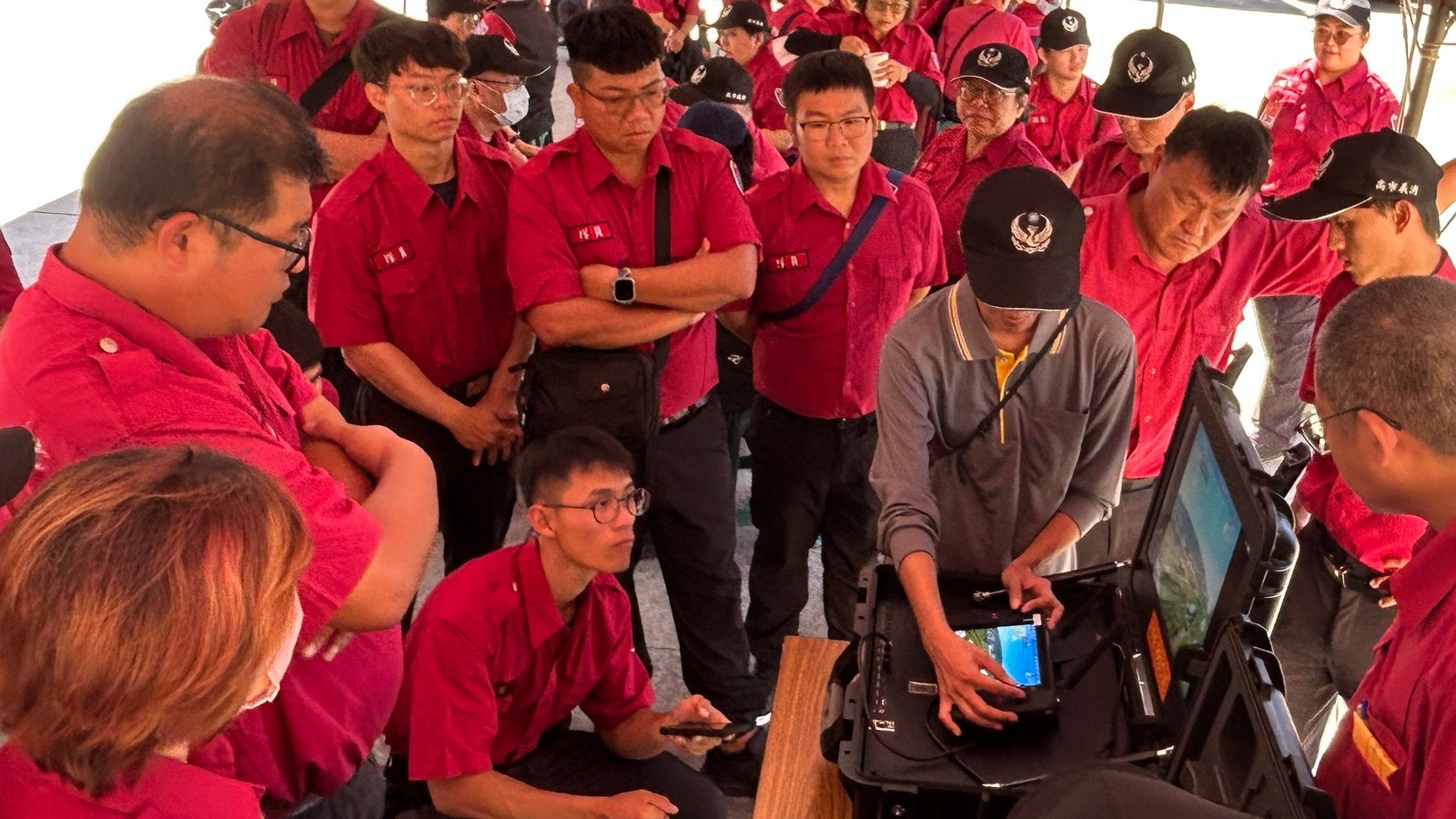 科技救災、後勤補給齊發力！高雄市義消第五大隊召集20義消單位聯合訓練 大隊長黃明太展現禦災決心