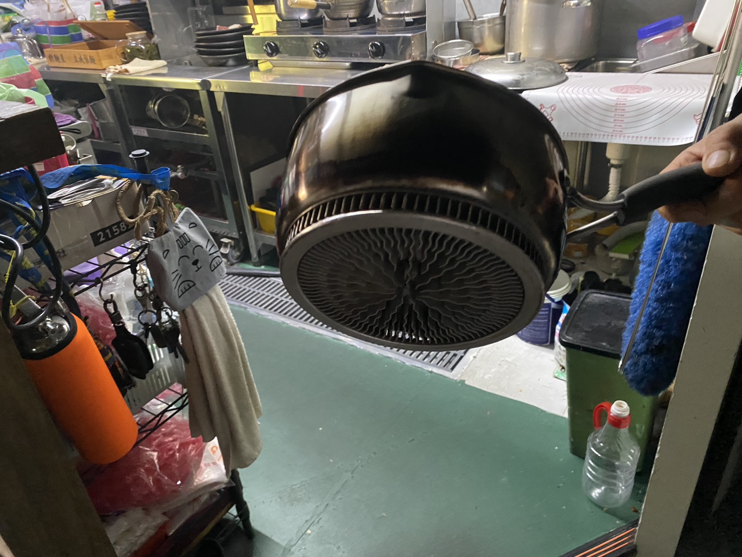 拉麵店未關閉爐火竄煙 幸無損失