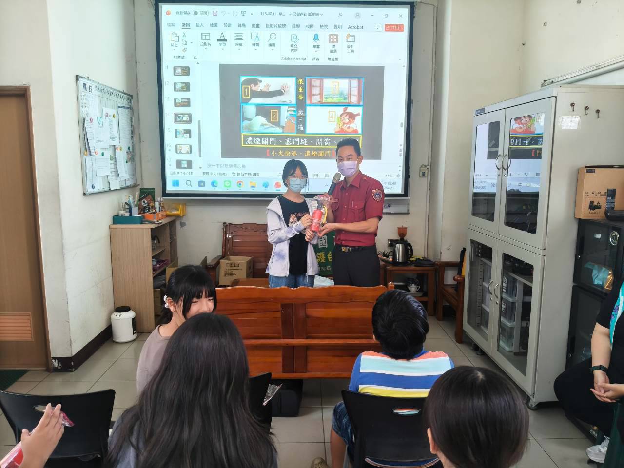強化防火教育，旗津消防分隊帶領青少年體驗消防工作