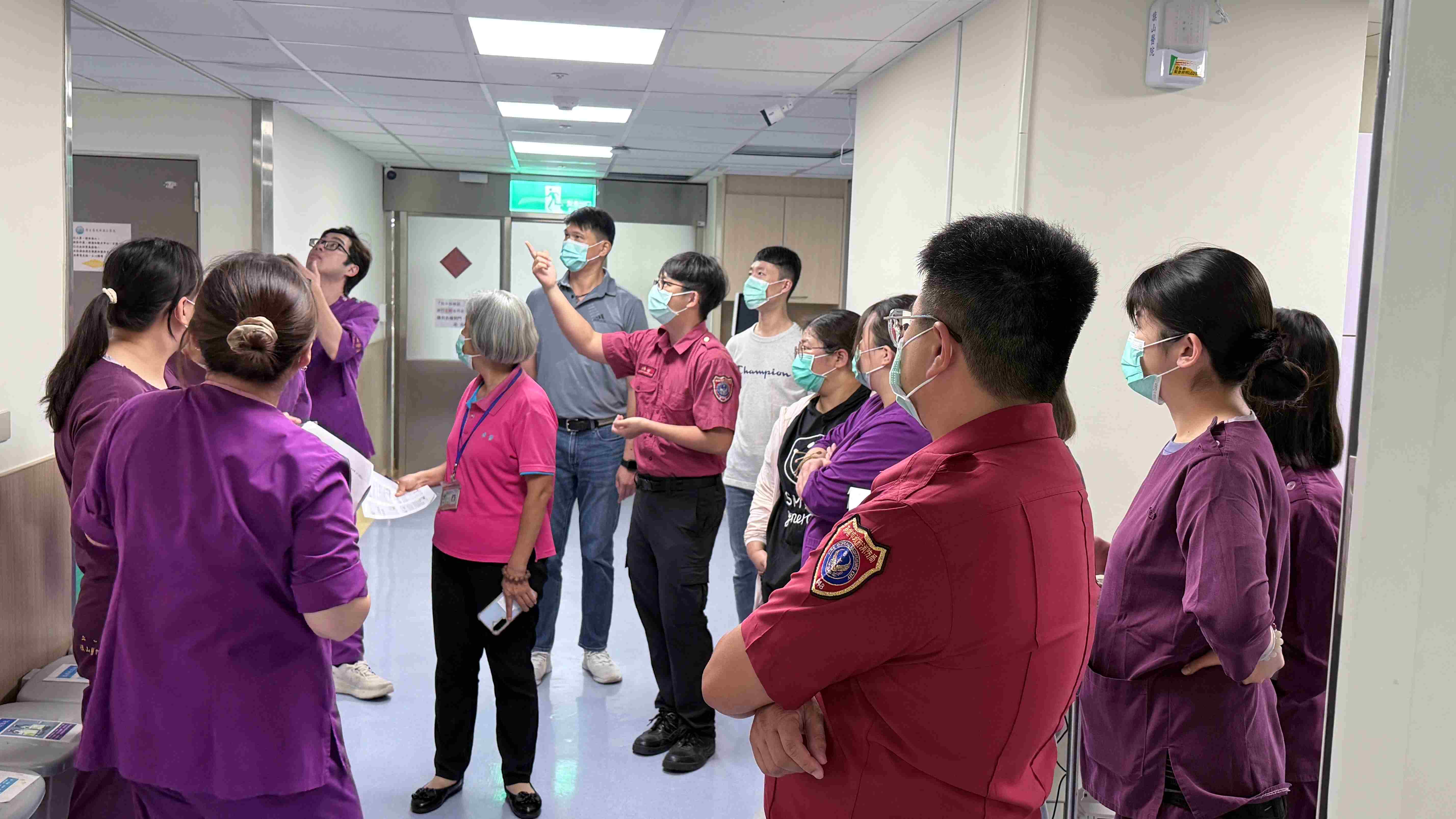 高市消防協同旗山醫院辦理夜間地震火災避難演練 強化夜間加護病房火災應變能力