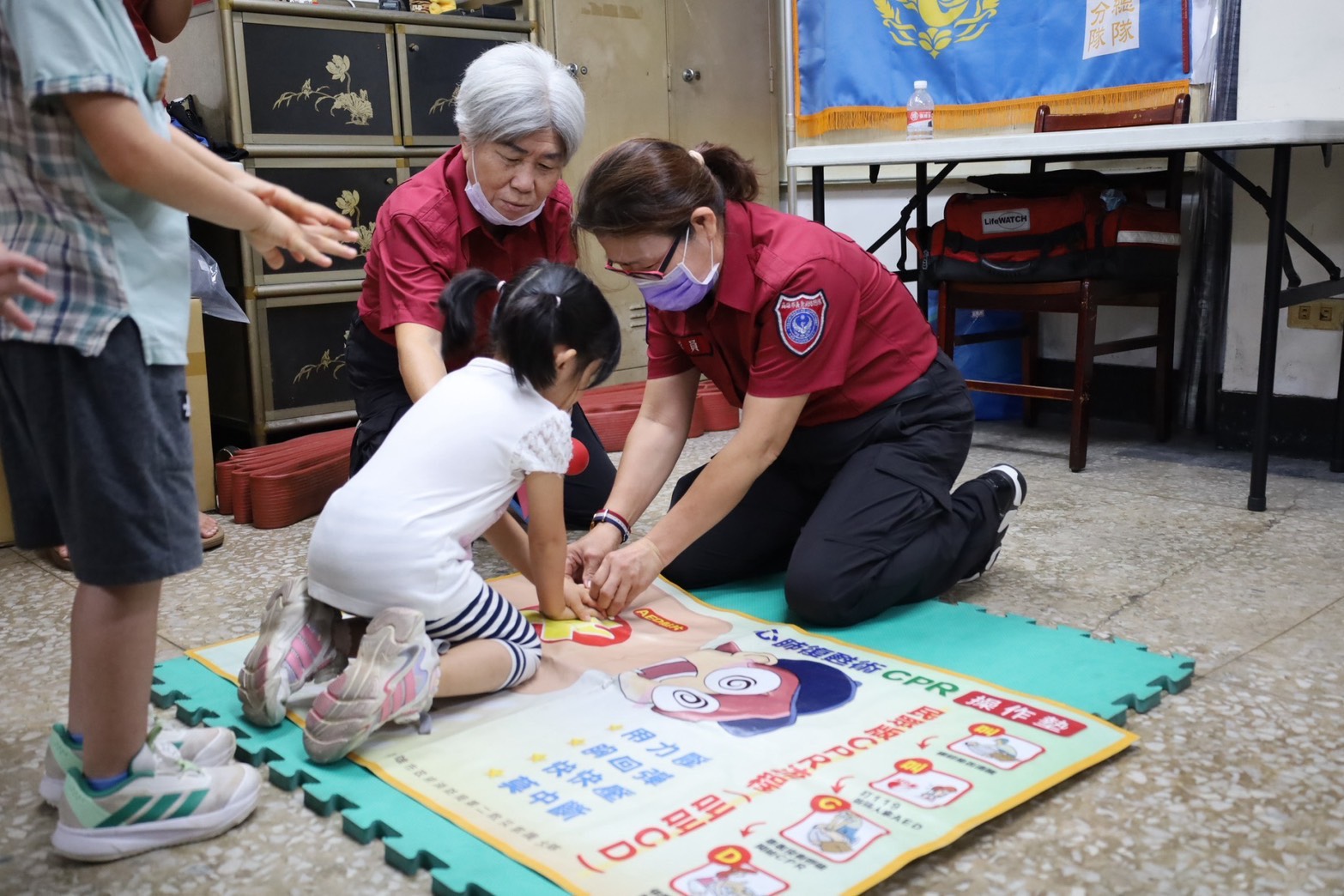 小小消防員出動！親子消防體驗活動寓教於樂，萌娃化身消防小尖兵