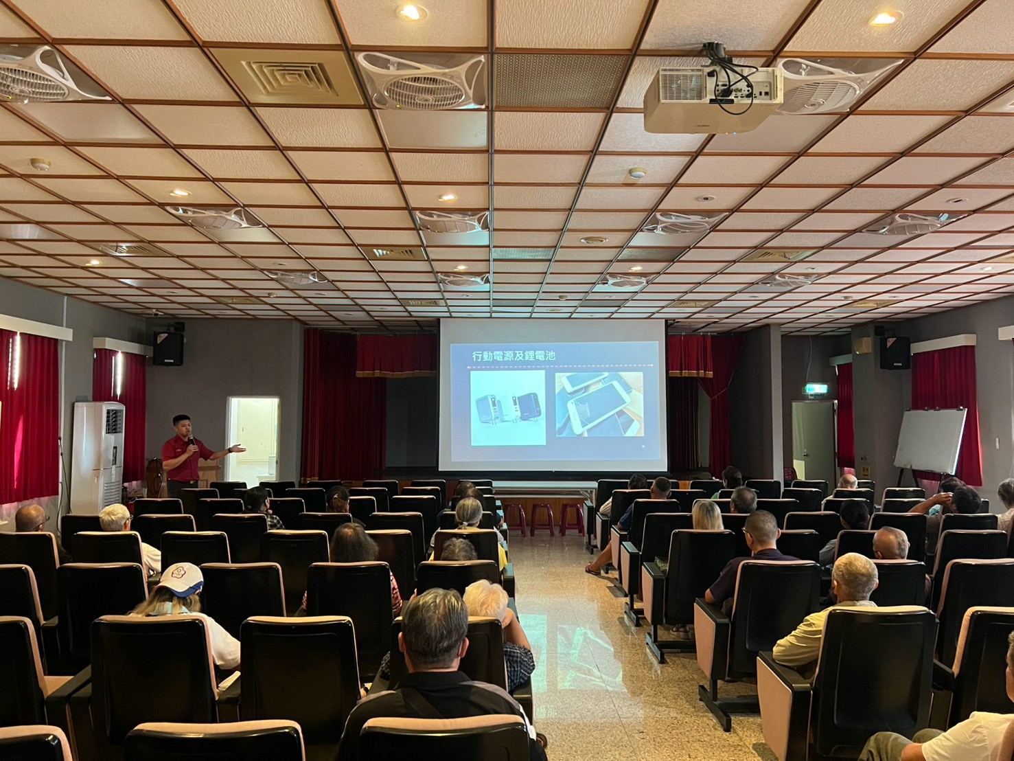 高雄市政府消防局舉辦防火宣導暨液化石油氣業者座談會，強化居家安全與防範火災風險