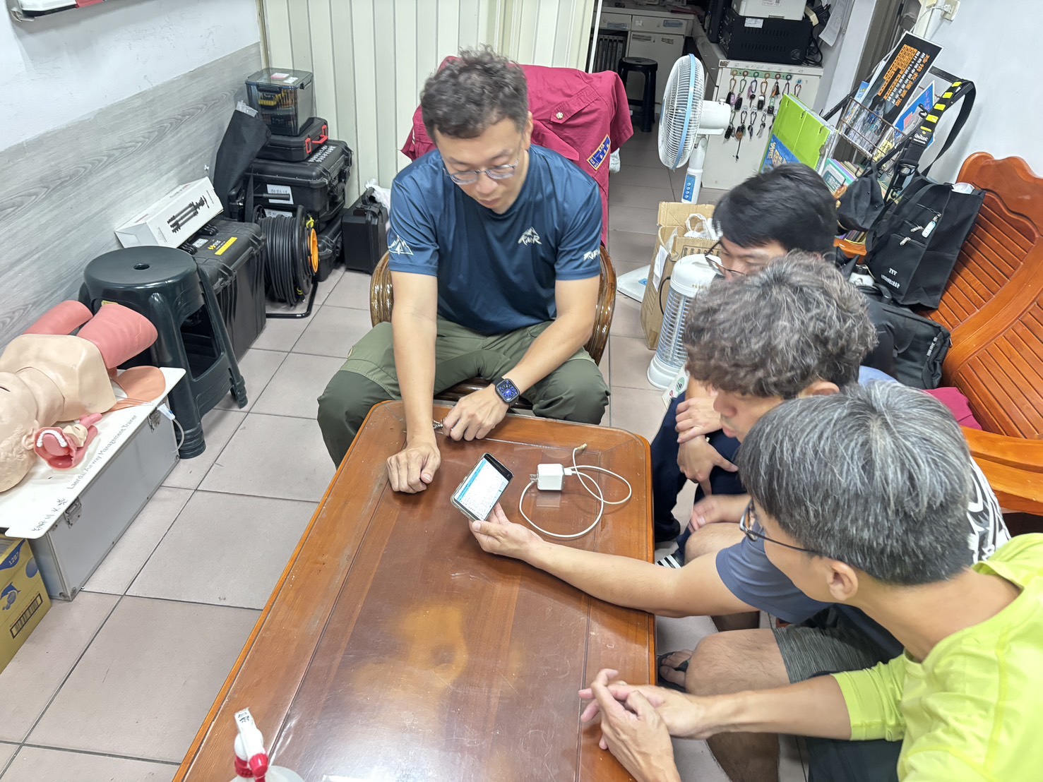 縱走脫隊驚魂！離線地圖助受困山友成功脫困  高市消防局籲：落實同進同出、切勿下切溪谷 