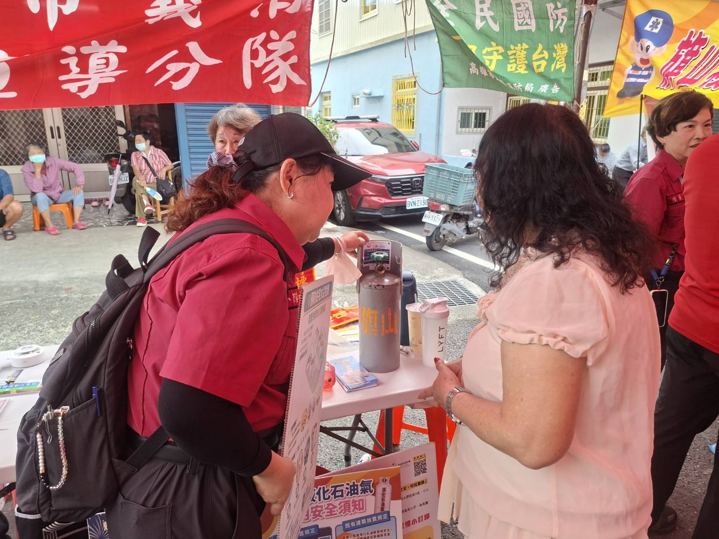 深耕社區安全網！旗山消防隊攜手義消結合妙善觀音文化季 宣導防火與CPR救命技能