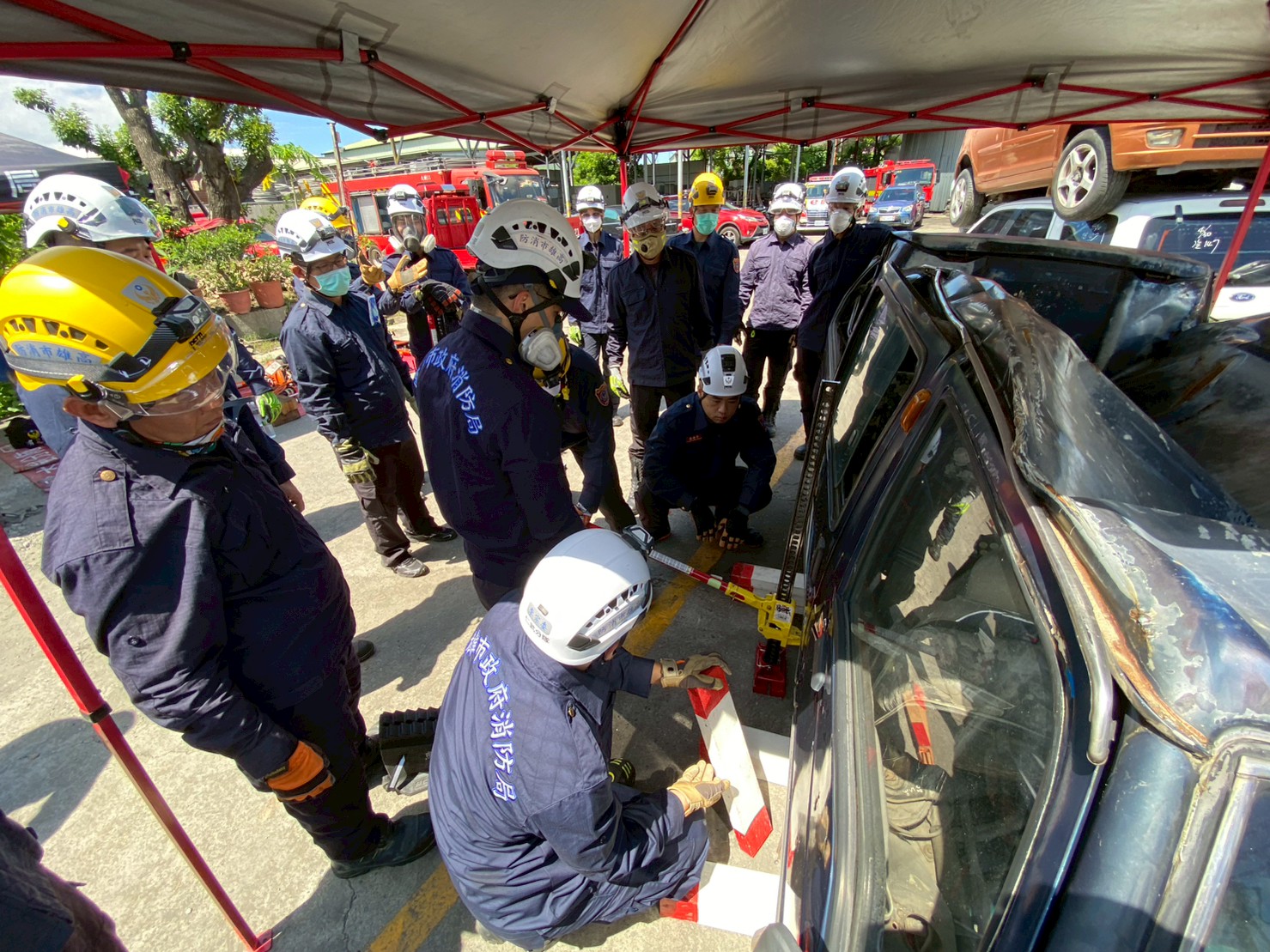 強化國道事故應變力 高市消防第四大隊辦理車禍救援常訓