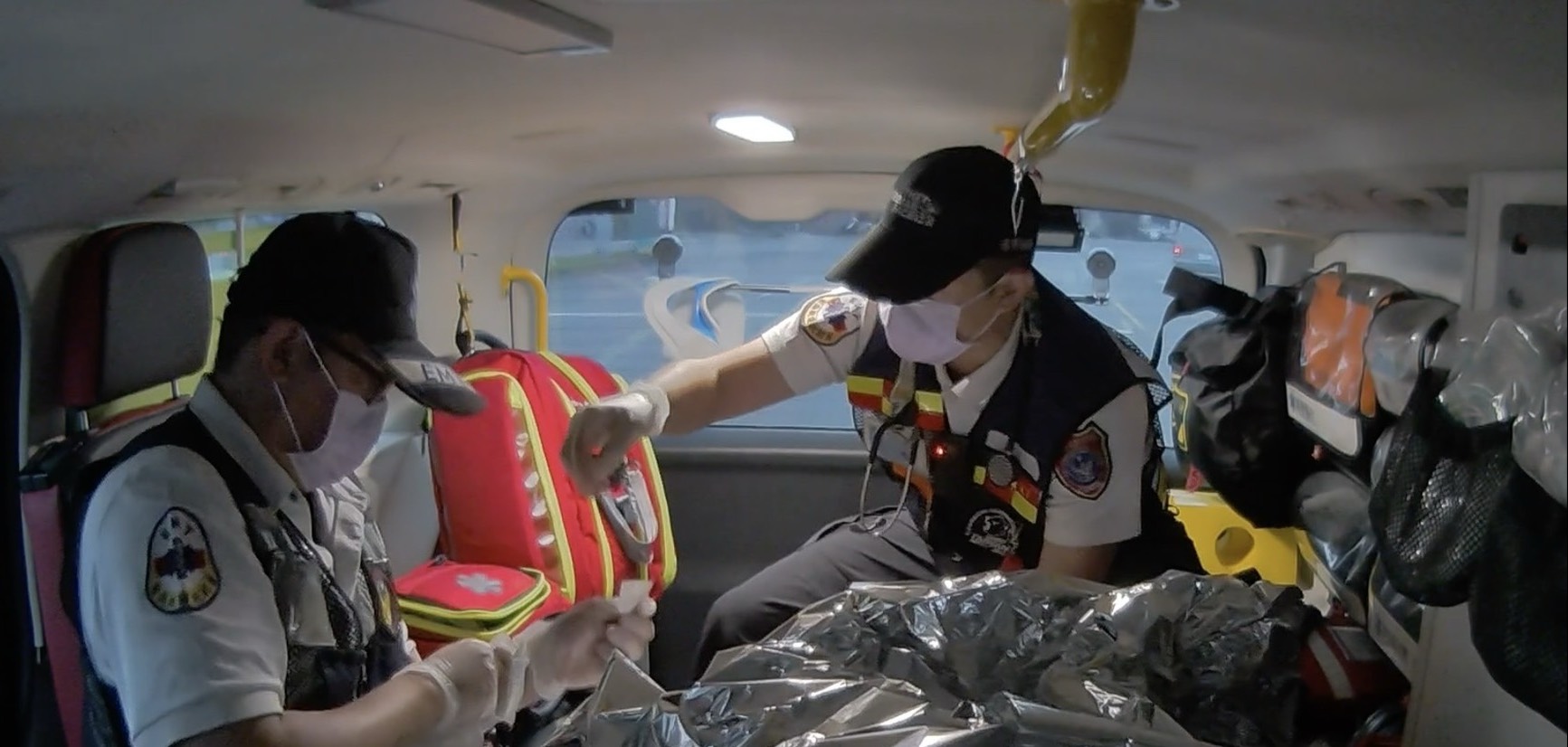 鳳祥分隊與黎明賽跑！救護車內的啼哭劃破黑夜、寫下生命傳奇！