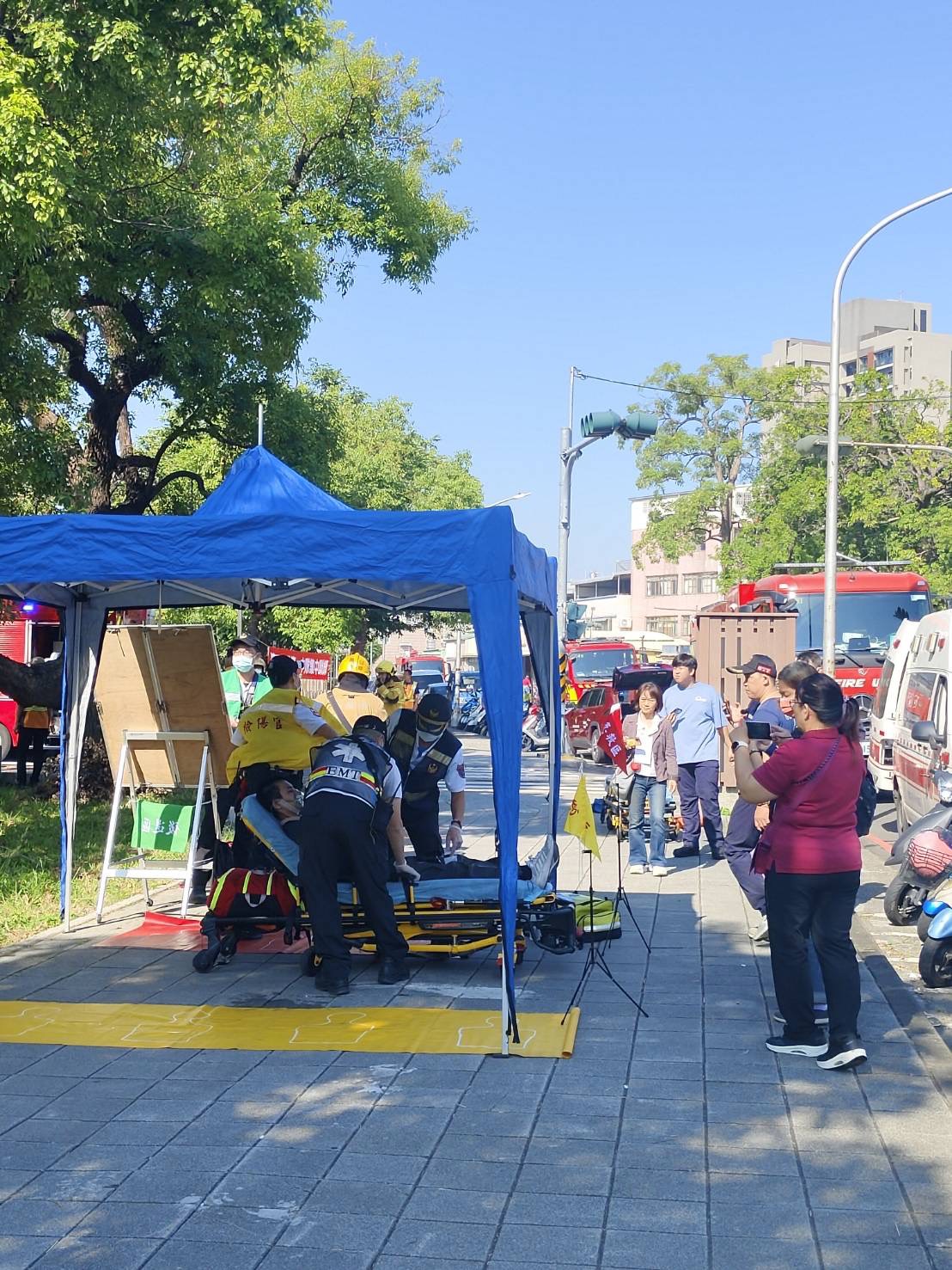 高雄市消防局第三大隊舉辦電動車火災與大量傷病患搶救演練　提升地下停車場救災即戰力