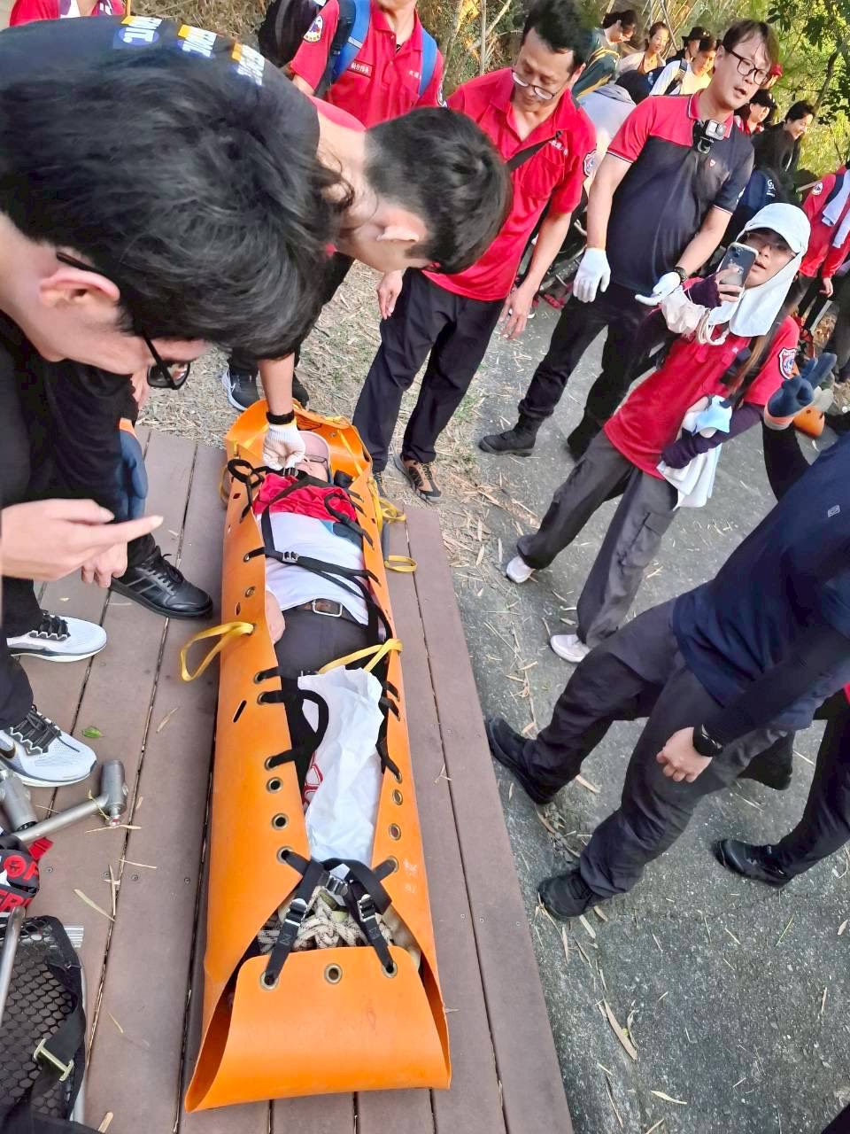 旗山救護義消分隊擴大辦理山域事故救援訓練