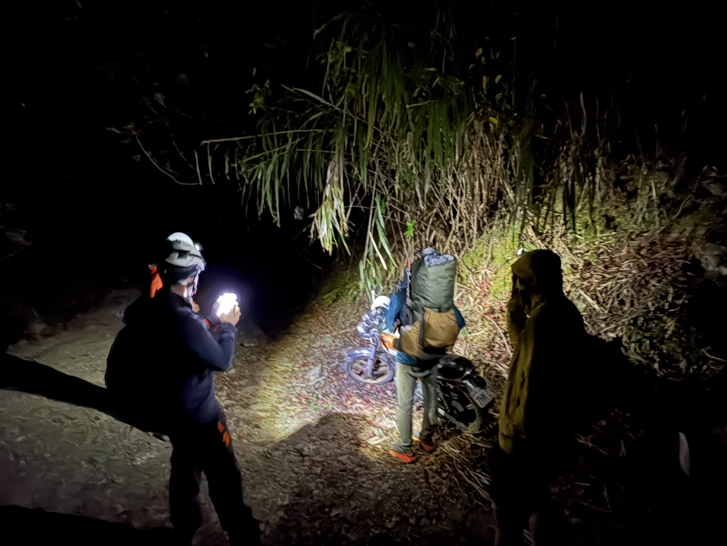 獨攀客小關山林道迷航 消防局搜救隊伍連夜出發火速馳援 提供單位：桃源消防分隊