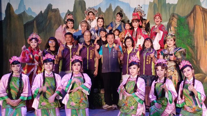 明華園總團巡演到甲仙，悠然市集好熱鬧