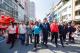 圖1：今（11）日三鳳中街過好年活動由英姿颯爽的祥獅鼓陣帶領市長陳其邁、三鳳中街主委伍進昌與多位貴賓熱鬧進場