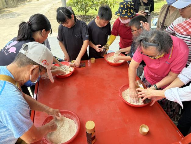 114年祖父母節-濃蜜祖孫情