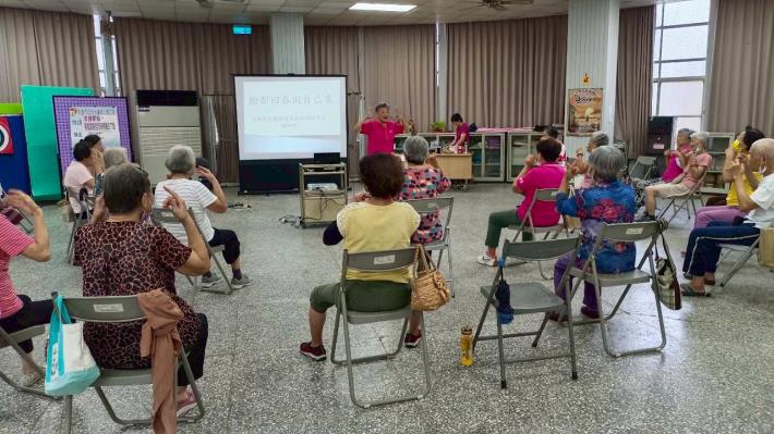 114年10月3日<從頭開始，輕鬆自我養生按摩穴道>-梳背