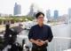 圖說：陳其邁市長在大港橋拍攝影片為年會宣傳
