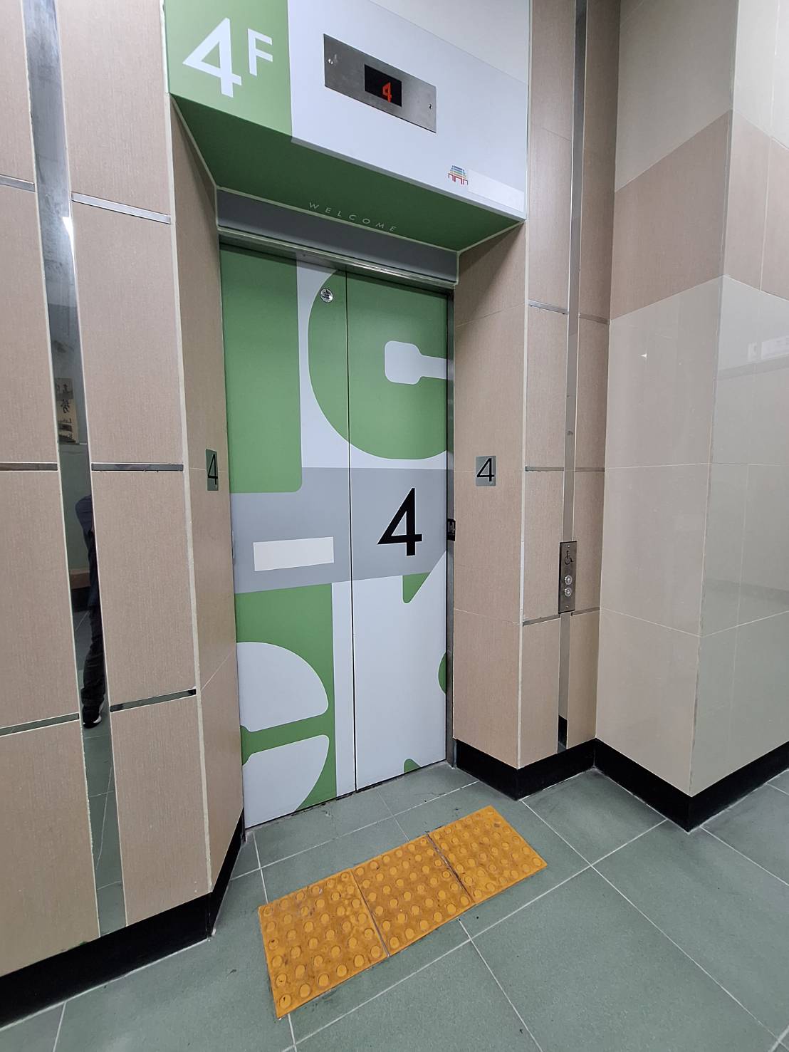 無障礙電梯(外部）