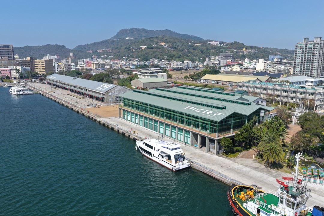 PIER F 棧叁庫迎接台中訪團,展現高雄由港口倉儲轉型智慧城市核心基地成果
