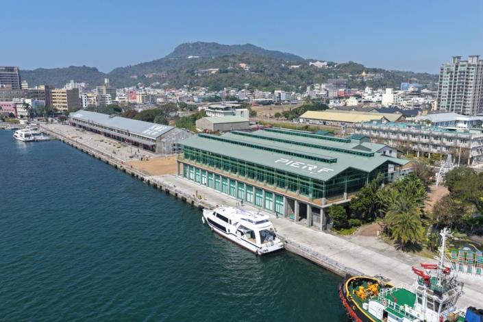 從香蕉出口到主權AI基地　 PIER F 棧叁庫迎台中訪團　見證高雄智慧城市轉型
