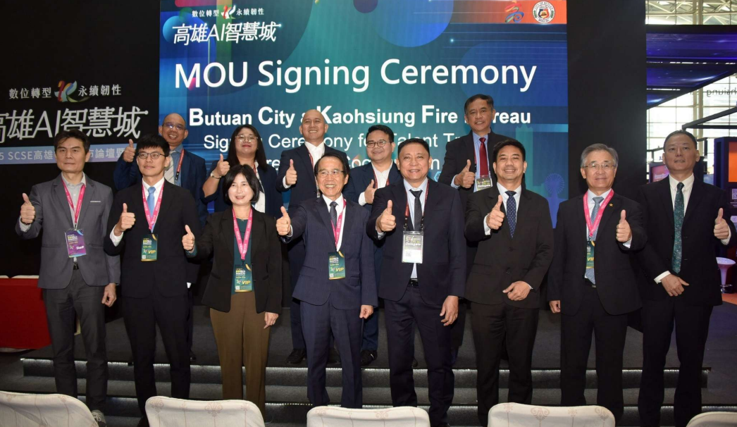 國際賓客參觀高雄城市治理成果