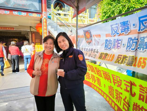 福德警重視治安交通 廟埕宣導反應熱烈
