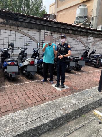 老伯市府洽公愛車疑似遭竊 警烈日不辭辛勞尋獲