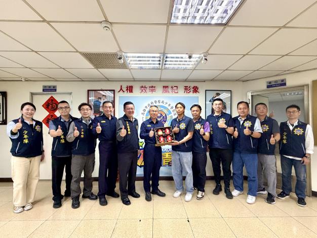 打詐最前線！感謝侯副局長蒞臨，為偵破詐欺案件表現優異的同仁加油打氣!!