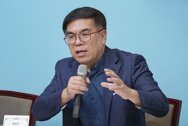 國家氣候變遷對策委員會第8次委員會議23日舉行,總統府晚間舉行會後記者會,環境部長彭啓明(圖)出席,說明全民環境教育推動成果與未來規劃。
