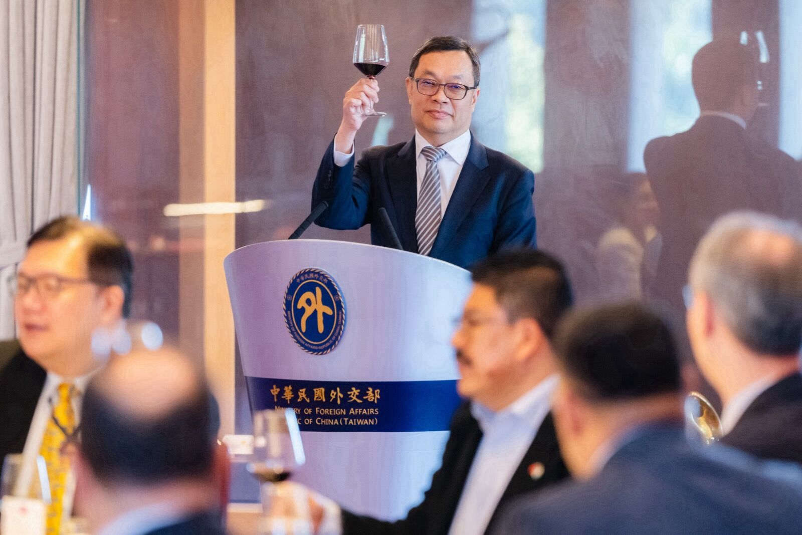 ▲外交部政務次長陳明祺於款宴中致詞祝酒。（圖／外交部提供）