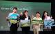 國華高爾夫俱樂部副董事長何麗純（右2）、中興大學森林系教授柳婉郁（右）與國際生態專家曾佳品（左2）等人出席。