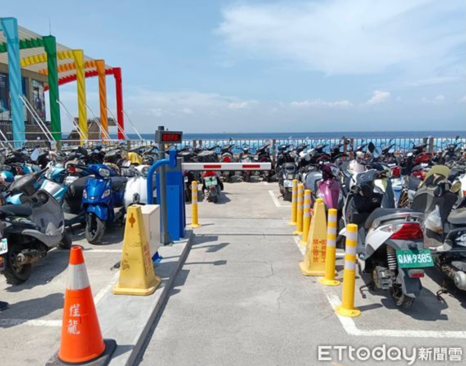 交通部將透過補助,鼓勵小琉球等離島租車業者汰換電動機車。(圖/資料照片)